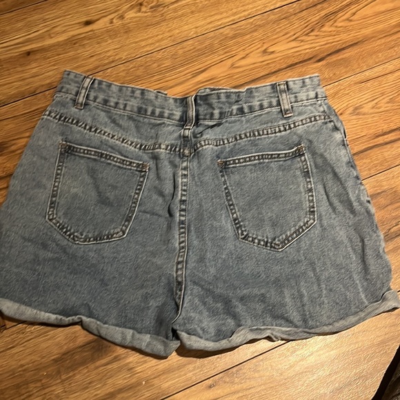 Jean shorts - Picture 2 of 3